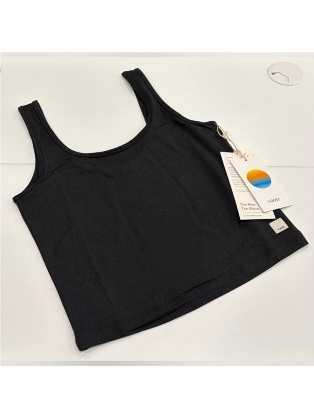 Vuori Women's XL Halo Essential Tank Black Heather NWT Sccop Top Wide Straps
